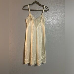 vintage Women’s white lace lingerie nightgown slip dress gown size 36 medium